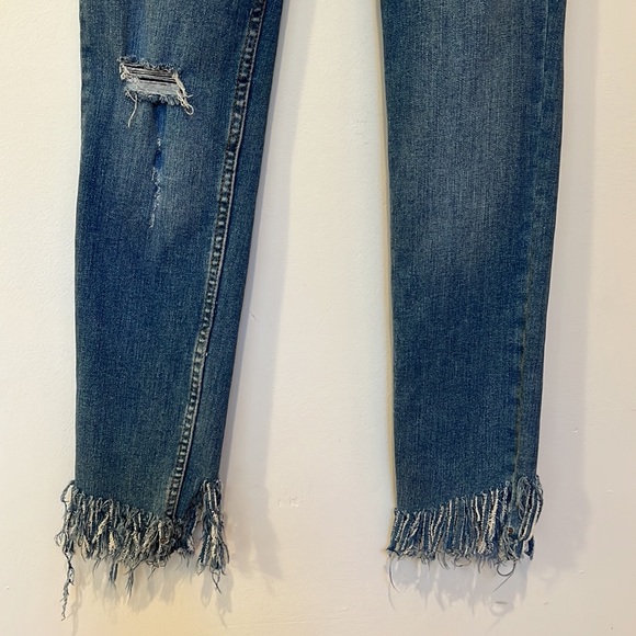 We The Free High Rise Distressed Skinny Jeans - Size 26 - Picture 5 of 13